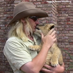 Daniell Cheetah Breeding Lion Cub and Robert Eklund 4